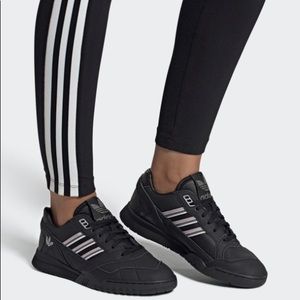 Adidas Sneakers